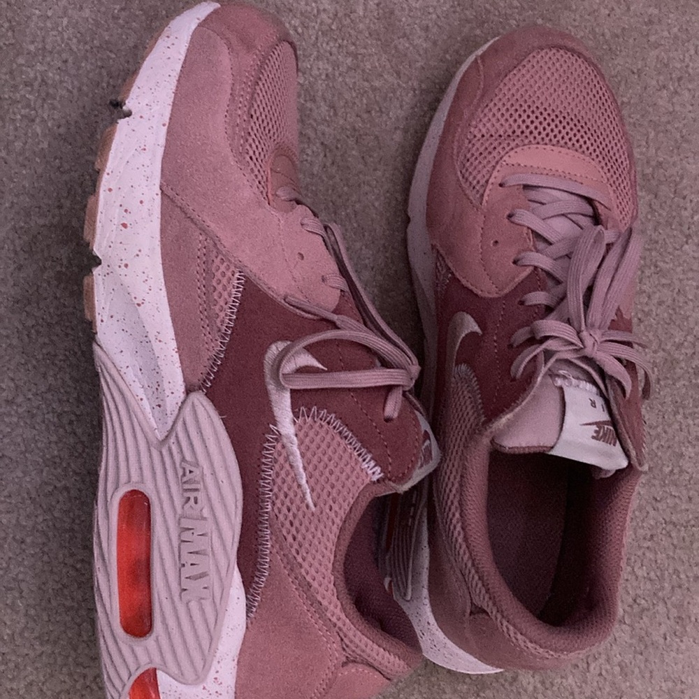 Nike Women's Pink Sneakers